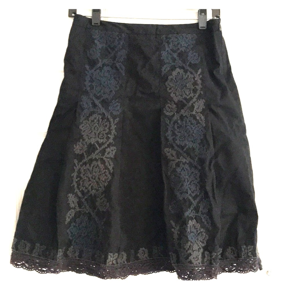 Ann Taylor LOFT black skirt with embroidery